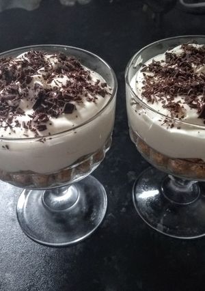 A picture of Lemon and lime cheese cake.
