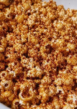 Una foto de Pochoclos agridulces y picantes 🍿🌶️ ideales para noches de peli 📹