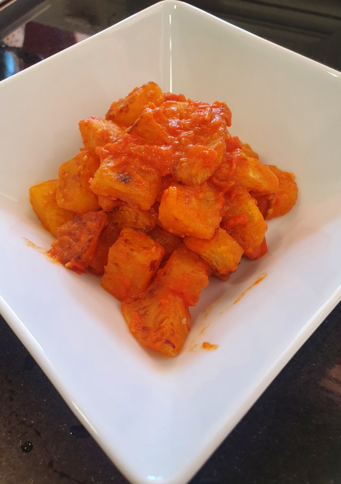 Una foto de Patatas bravas en freidora de aire Cosori