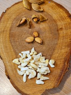 عکسی از دستور فربز کردن خلال بادام (دور نریزیم)