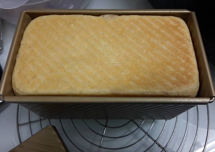 Pan de molde mezcla de harinas (en panificadora y molde con tapa)