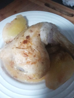 Una foto de 🍗 Pollo asado con peras 🍐🍐