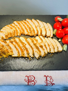 Una foto de Fiambre de pechuga de pollo en freidora de aire