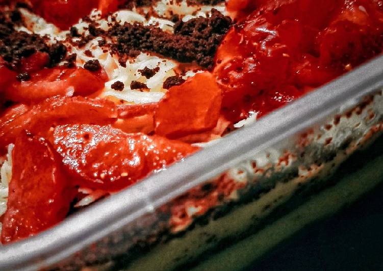 Oreo cheesecake with strawberry topping | desert box