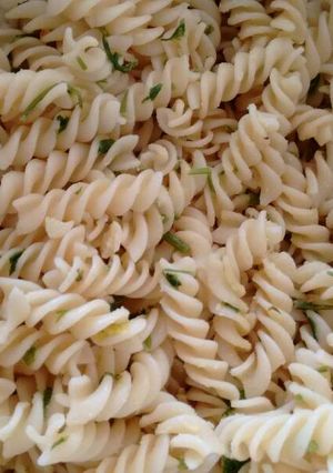Una foto de Fusilli al aglio e olio. ॐ