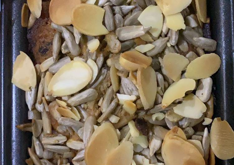 Langkah Mudah untuk Membuat Banana baileys cake with seeds yang Menggugah Selera