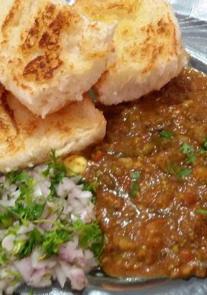 A picture of Pav Bhaji (Mumbai Pav Bhaji).