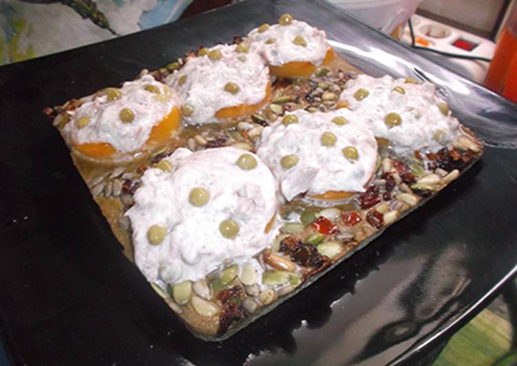Pizza de melocoton con atún