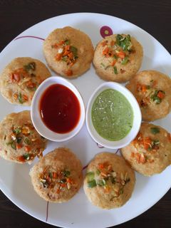 रवा इडली (Rava Idli recipe in Hindi) रेसिपी मुख्य फोटो