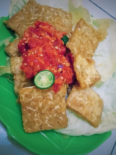 Foto resep Tempe geprek sambal bawang putih