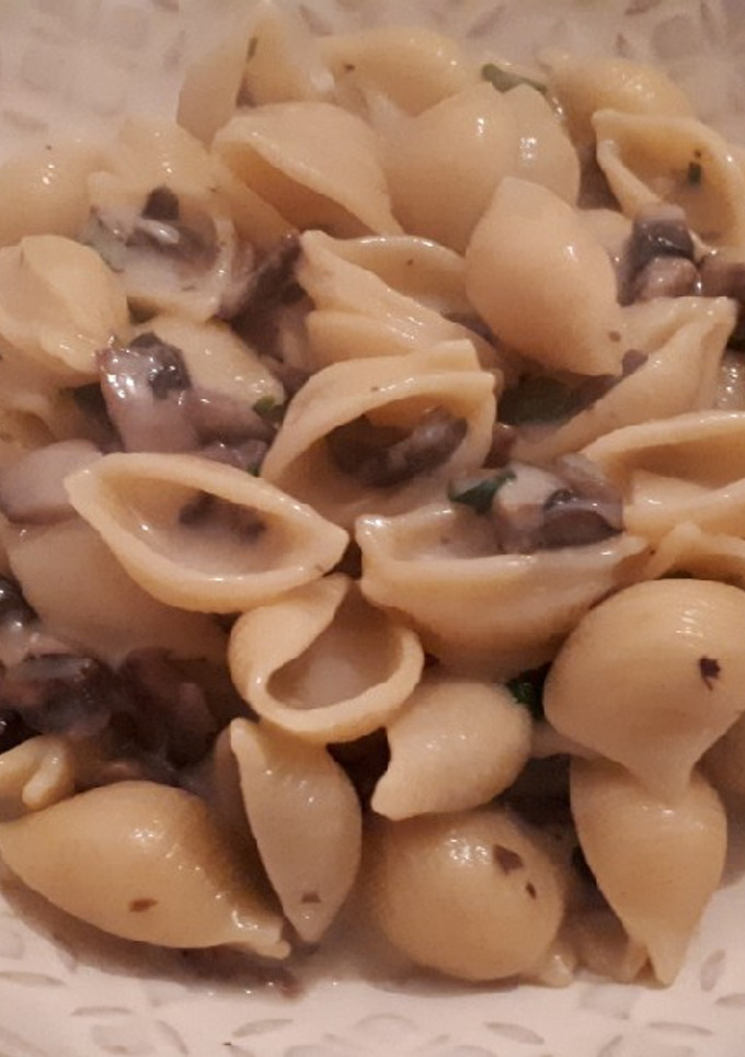 Una foto de Pasta con salsa de champiñones