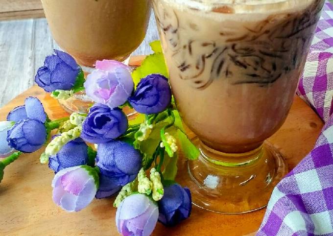 Langkah Mudah untuk Menyiapkan 22. Es cappucino cincau #Senin Semangat yang Menggugah Selera
