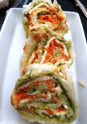 A picture of Tricolour pin wheel sandwitch.