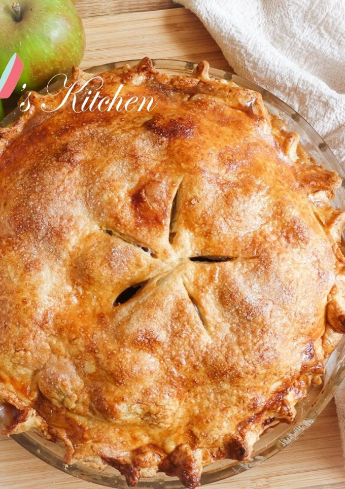 A picture of Classic Apple Pie.