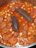 Garbanzos con chorizo y morcilla