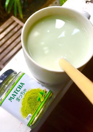Hình của món Món ăn vặt tốt cho sức khoẻ: Trà sữa matcha mật ong.
