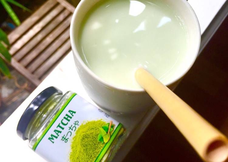 Món ăn vặt tốt cho sức khoẻ: Trà sữa matcha mật ong