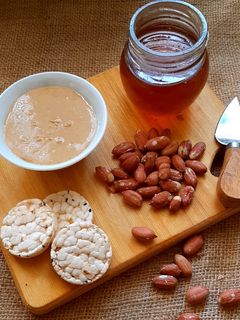 عکسی از دستور کره بادام زمینی خانگی