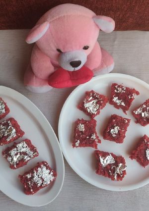 A picture of Rajma Beetroot Burfi.