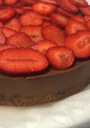 Una foto de Pastel de chocolate y fresones, sin horno