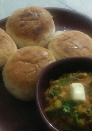 स्ट्रीट स्टाइल पाव भाजी (Street style pav bhaji recipe in hindi) रेसिपी मुख्य फोटो