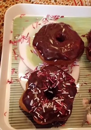 A picture of Dounuts.
