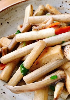 Hình của món Ngó sen xào nấm.