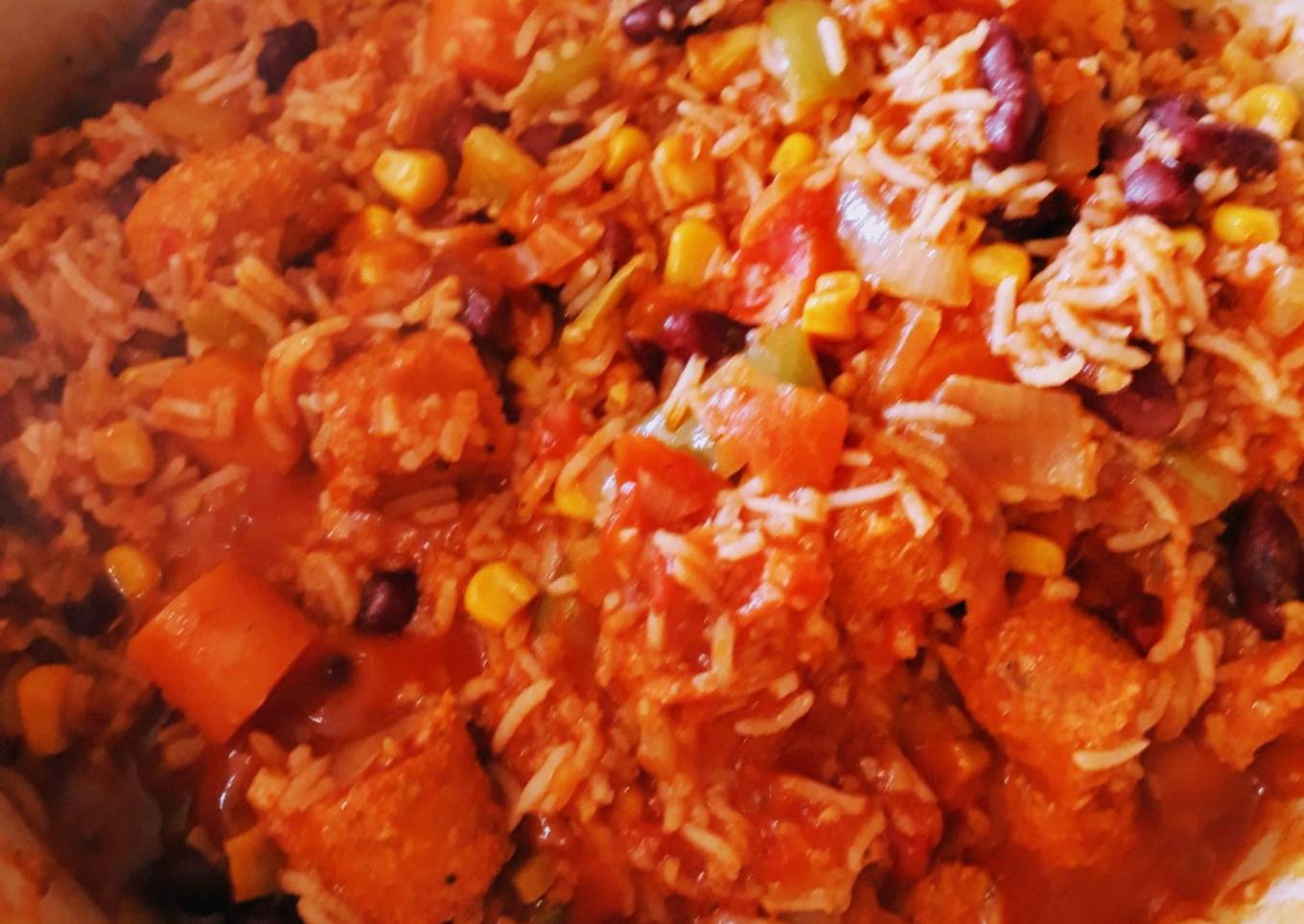 Vegan sausage jambalaya