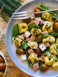 Una foto de Ensalada de tortellinis