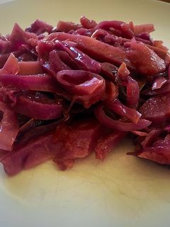 Una foto de Col morada agridulce