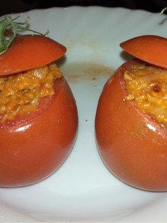 Una foto de Tomates rellenos 🍅