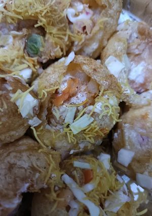 दही पुरी(dahi poori recipe in hindi) रेसिपी मुख्य फोटो