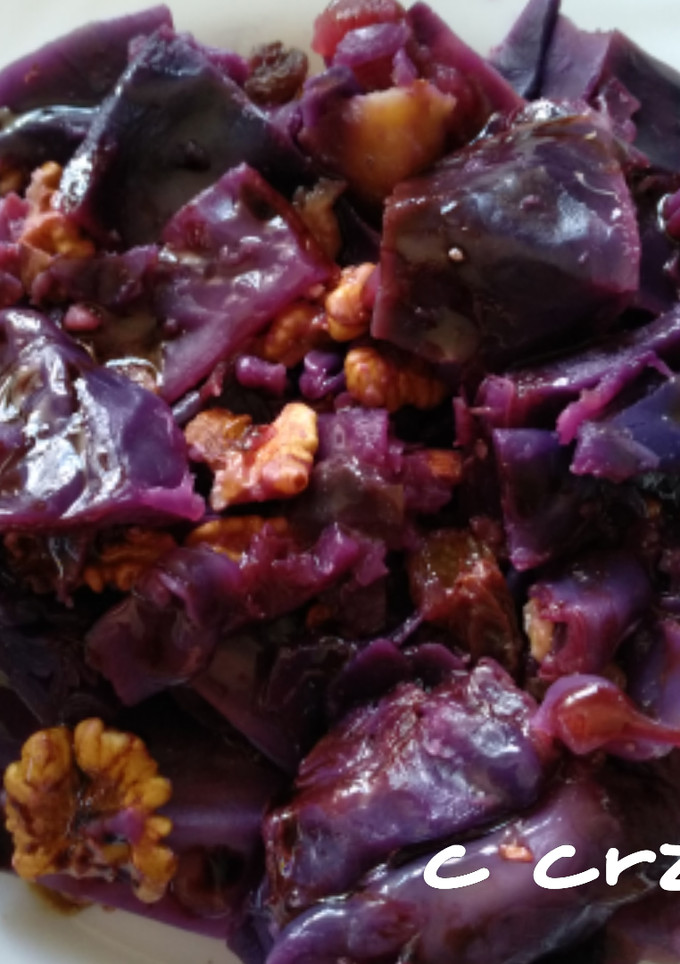 Una foto de Lombarda con nueces