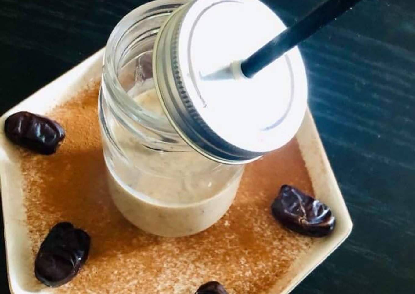 Dates Cinnamon Shake