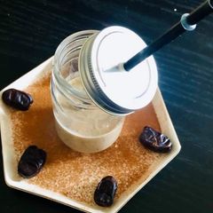 A picture of Dates Cinnamon Shake.