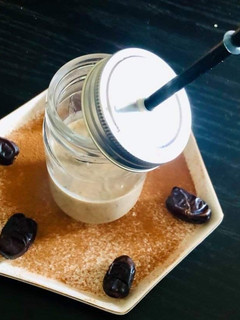 A picture of Dates Cinnamon Shake.