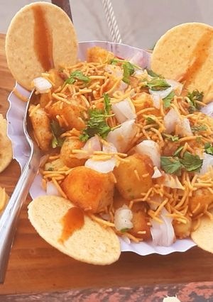 A picture of Aloo chaat.