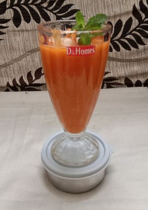 A picture of Papaya melon juice.