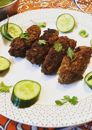 A picture of Afghani seekh kabab.