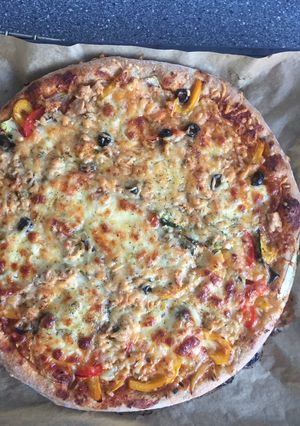 Una foto de Pizza casera con masa sin amasar 🍕