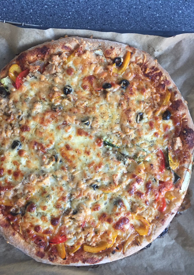 Una foto de Pizza casera con masa sin amasar 🍕