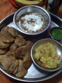 व्रत की थाली (vrat ki thali recipe in Hindi) रेसिपी मुख्य फोटो