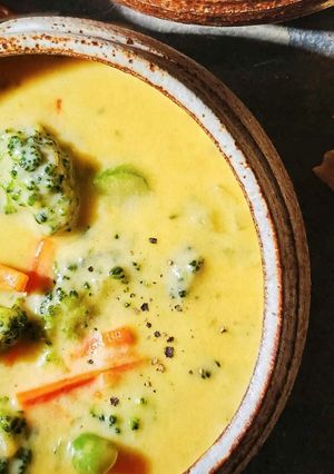 Una foto de Sopa cremosa de brocoli y cheddar