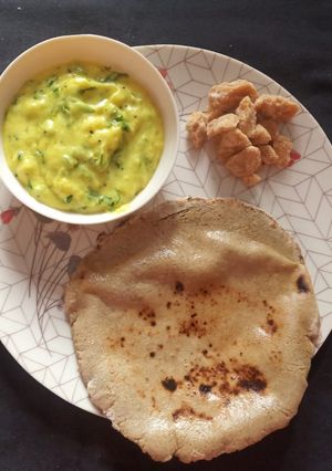 મૂળા ની કઢી (Mooli Kadhi Recipe In Gujarati) રેસીપી મુખ્ય ફોટો