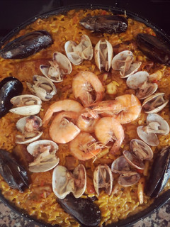 Una foto de Paella al horno