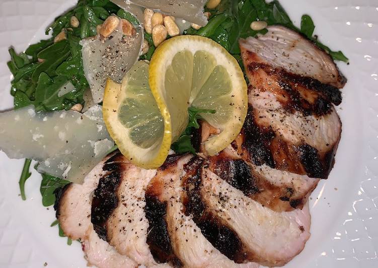 Grilled chicken with arugula salad 🥗