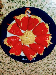 Una foto de Pimientos del piquillo rellenos de escabeche