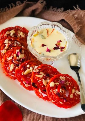 A picture of Whosayna’s Gulaabi Jalebi.
