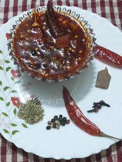 કેરી વધારીયુ (Keri Vaghariyu Recipe In Gujarati) રેસીપી મુખ્ય ફોટો