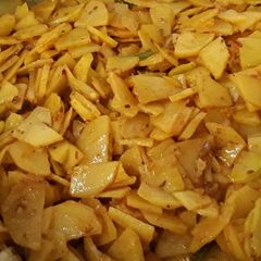A picture of Aloo Bhujiya (Potatoes).